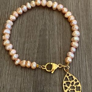 Fresh water pearl bracelet